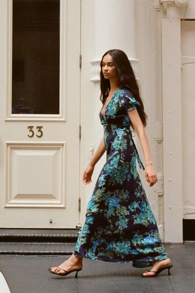 Faithfull The Brand Reis Maxi Dress Escala Floral Navy> Dresses